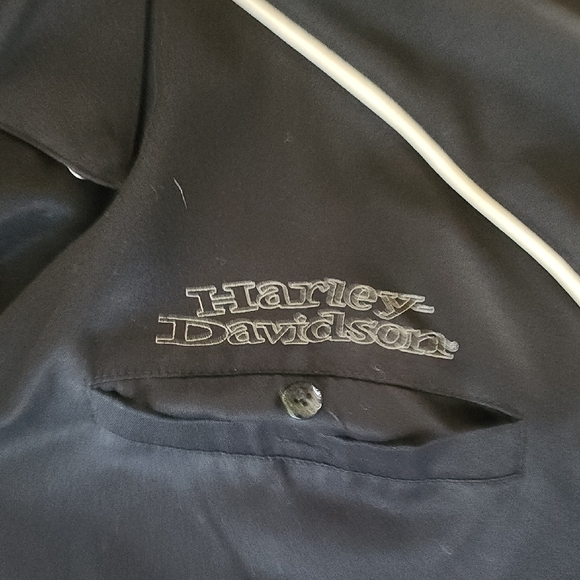Harley-Davidson Vtg Y2k Black Casual Bottom Down Shirt with White Trim - Picture 4 of 8